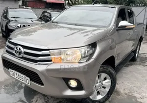 Toyota Hilux Revo Double Cab Deisel 2.4 AWD 2018 Beige