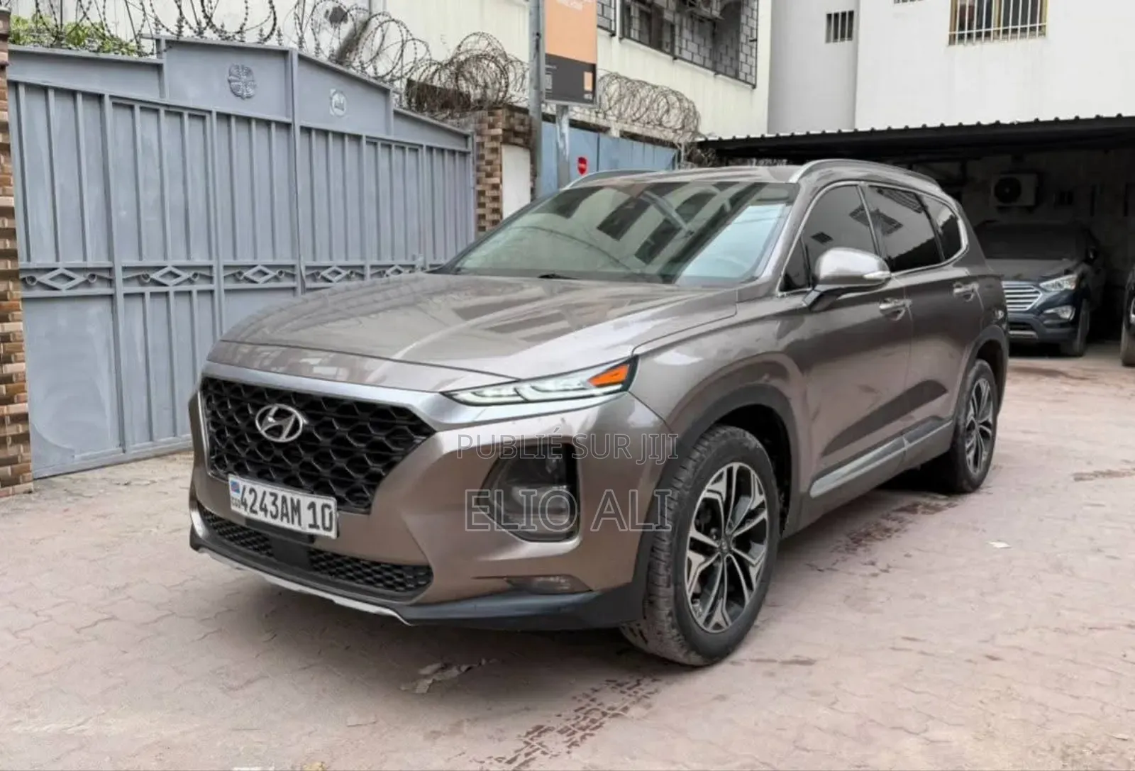 Hyundai Santa Fe Limited 2.0T AWD 2019 Beige