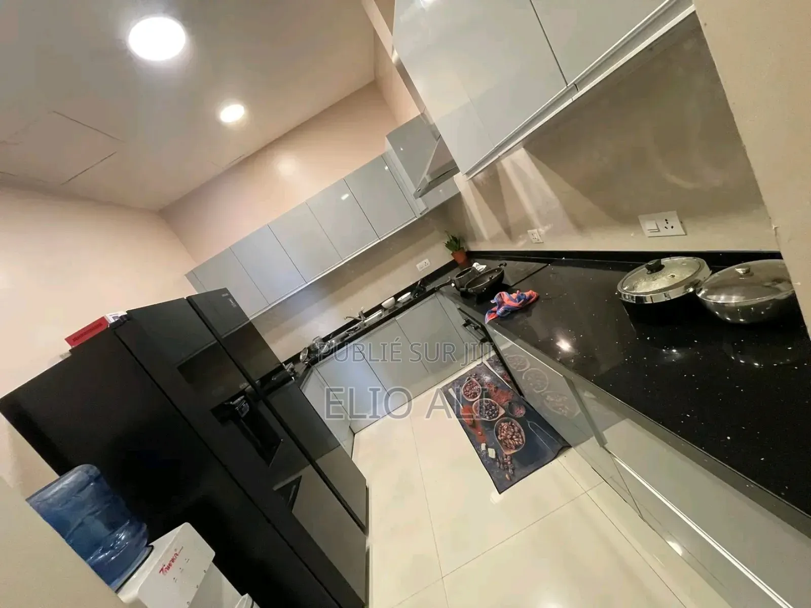 Furnished 3chbre Appartement dans Ctc Tower, Gombe à Vendre