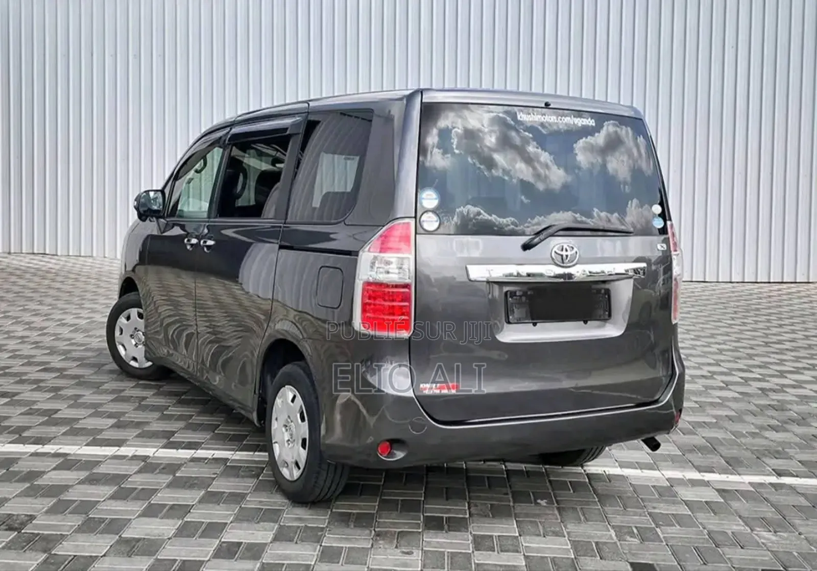 Toyota Noah 2.0 143hp FWD (7 Seater) 2012 Gris
