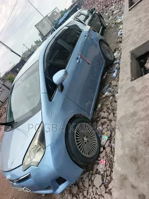 Toyota Ractis 1.5 AWD 2011 Bleu