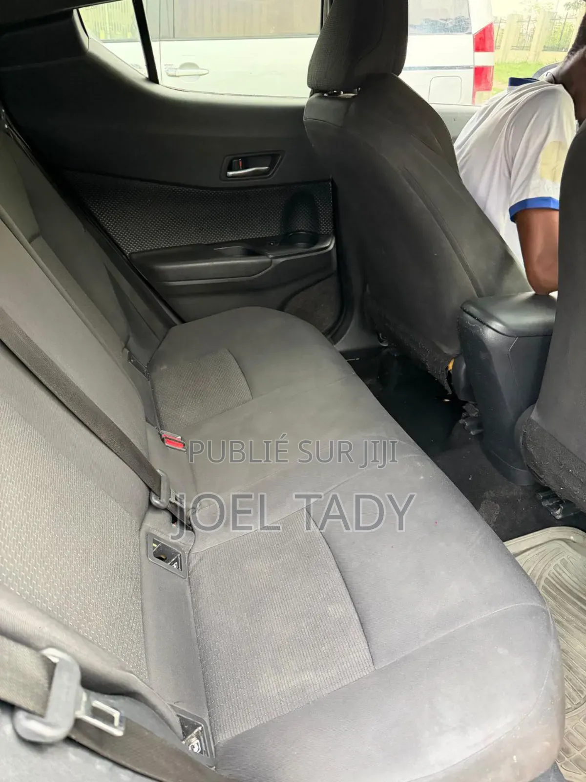 Toyota C-HR 2023 Gris