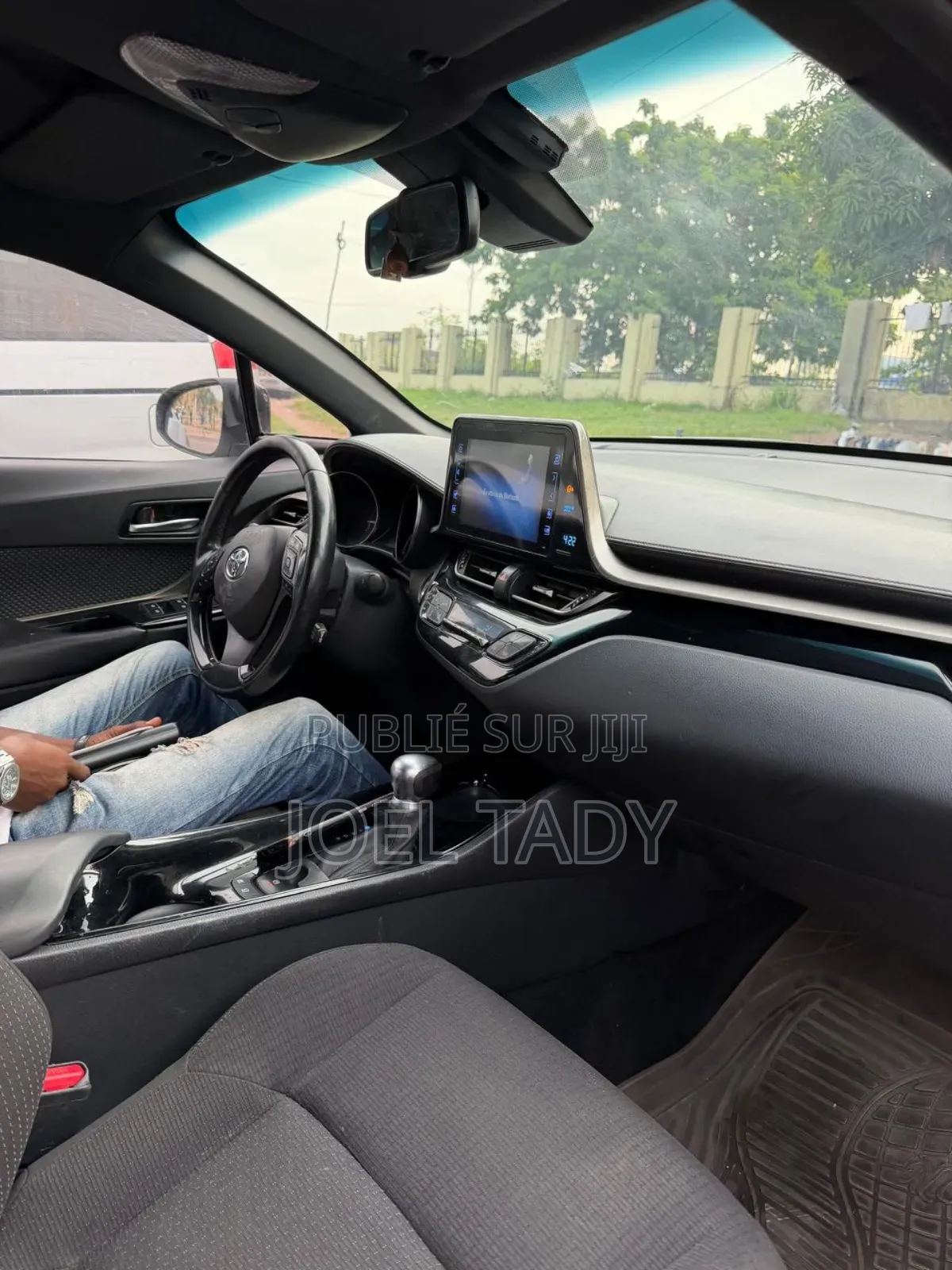 Toyota C-HR 2023 Gris