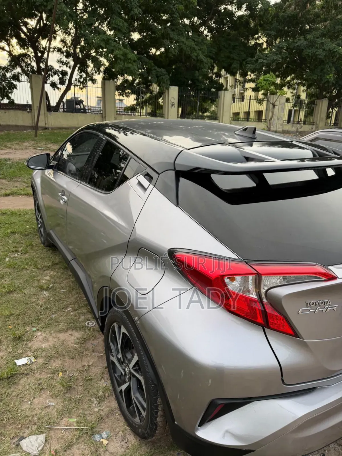 Toyota C-HR 2023 Gris