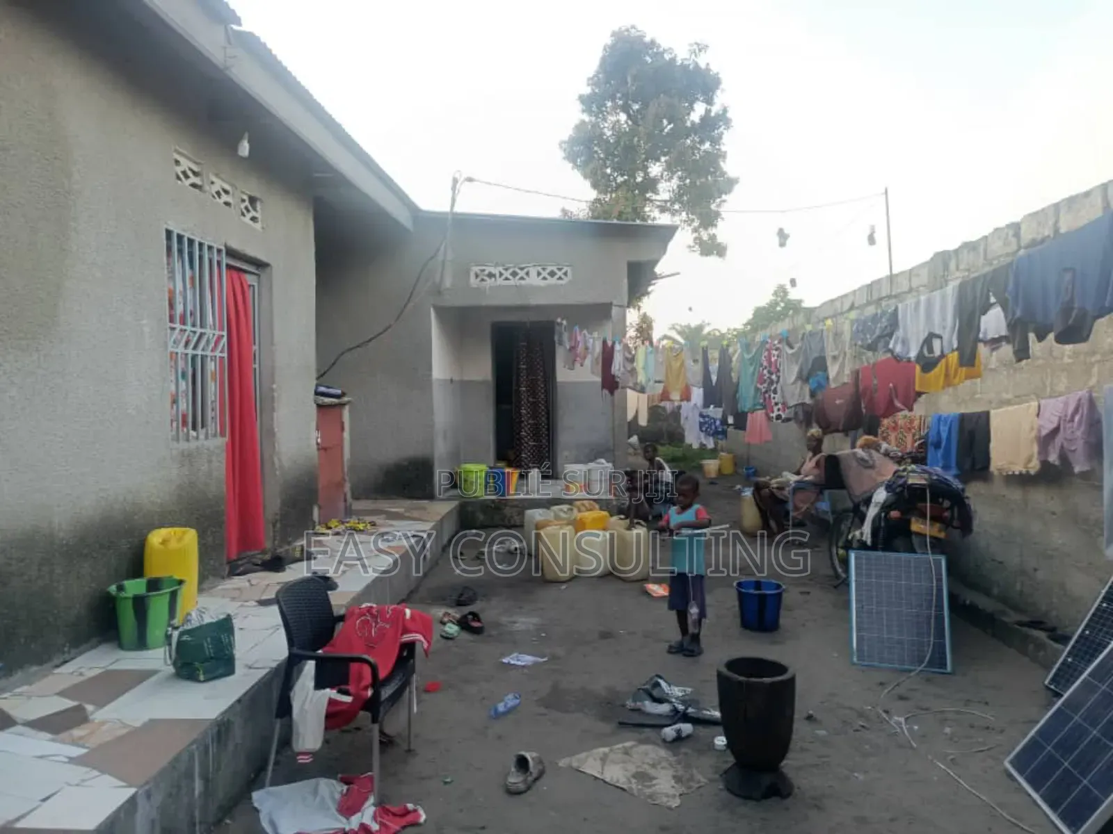 3chbre Villa dans Terre Jaune, Nsele à Vendre