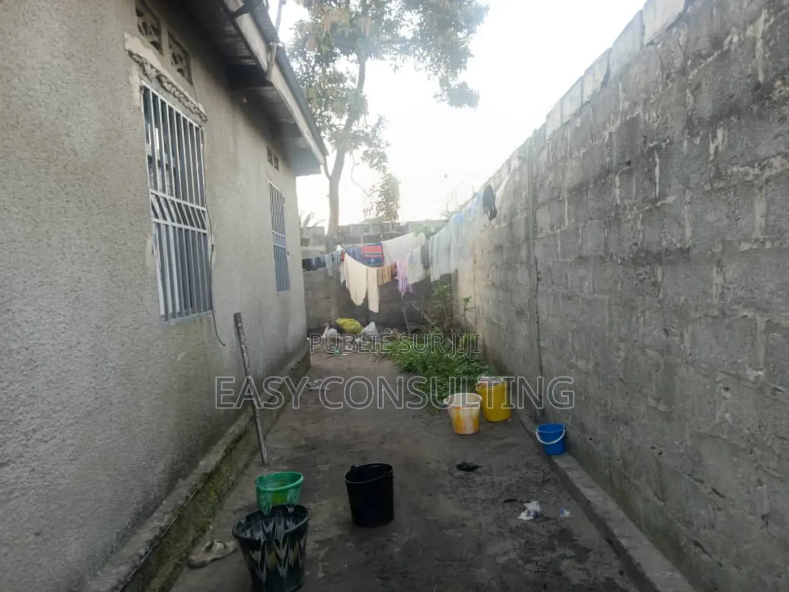 3chbre Villa dans Terre Jaune, Nsele à Vendre