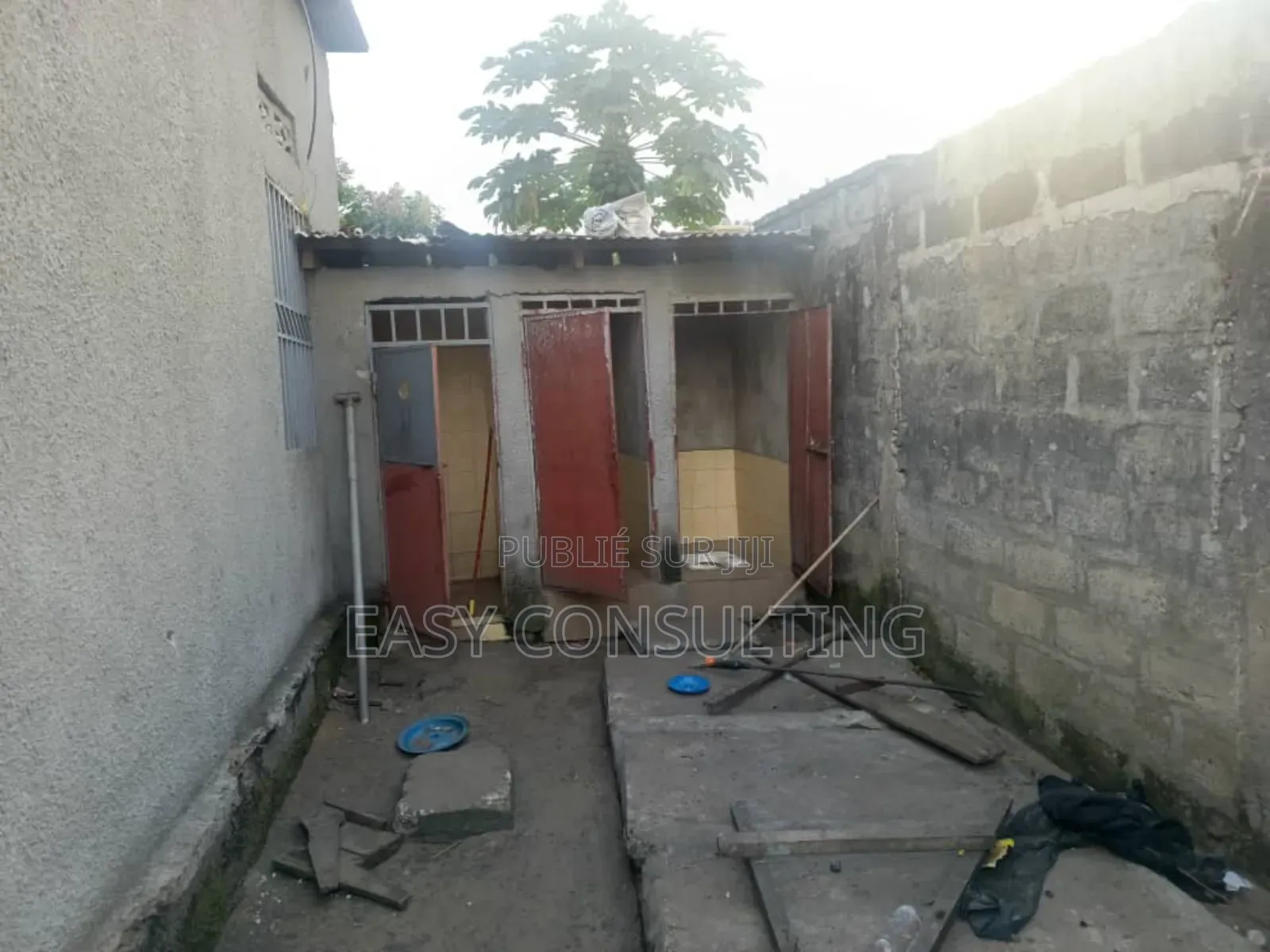 3chbre Villa dans Terre Jaune, Nsele à Vendre