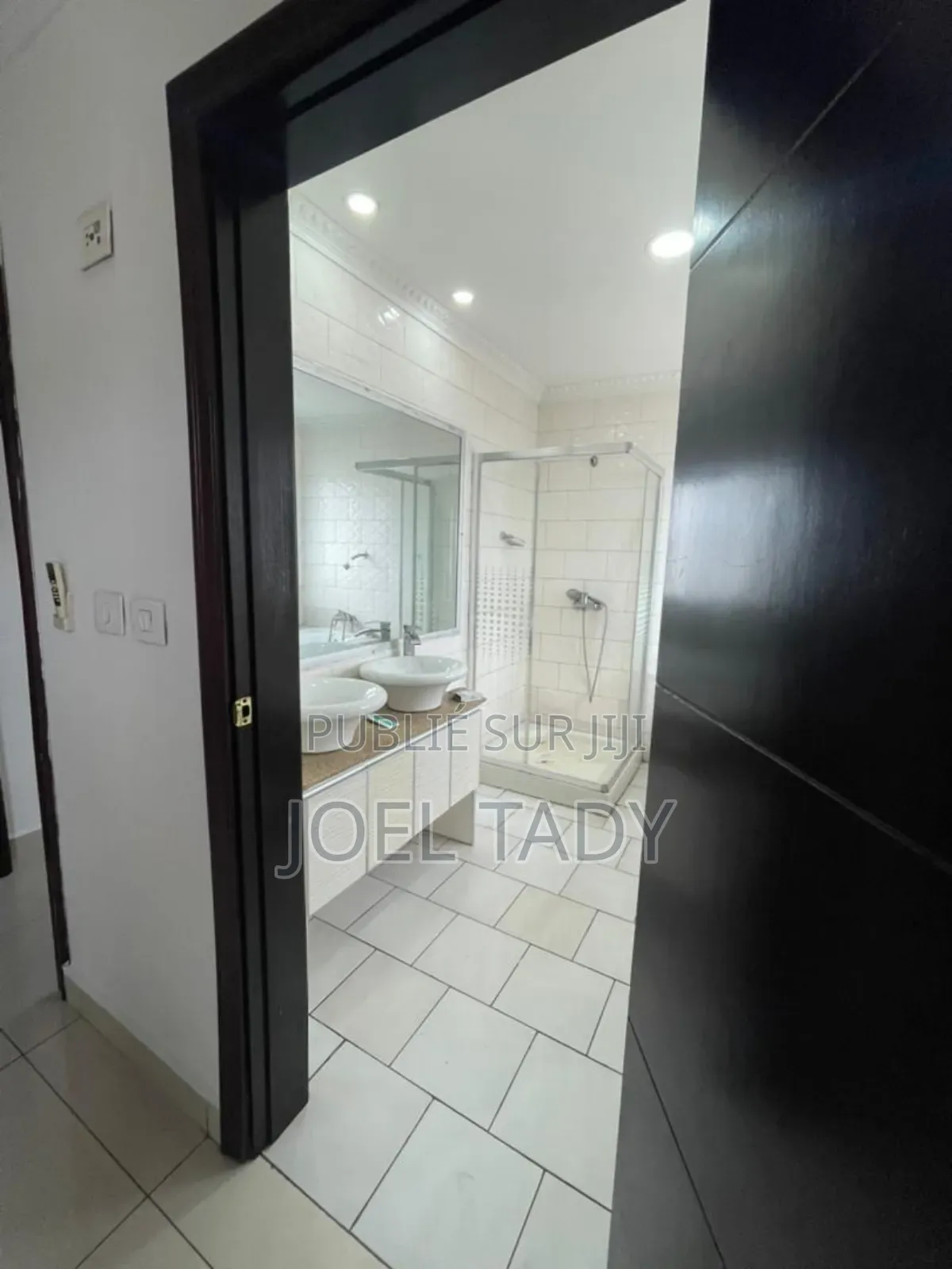 3chbre Appartement dans Empire Supreme, Ngaliema à Vendre