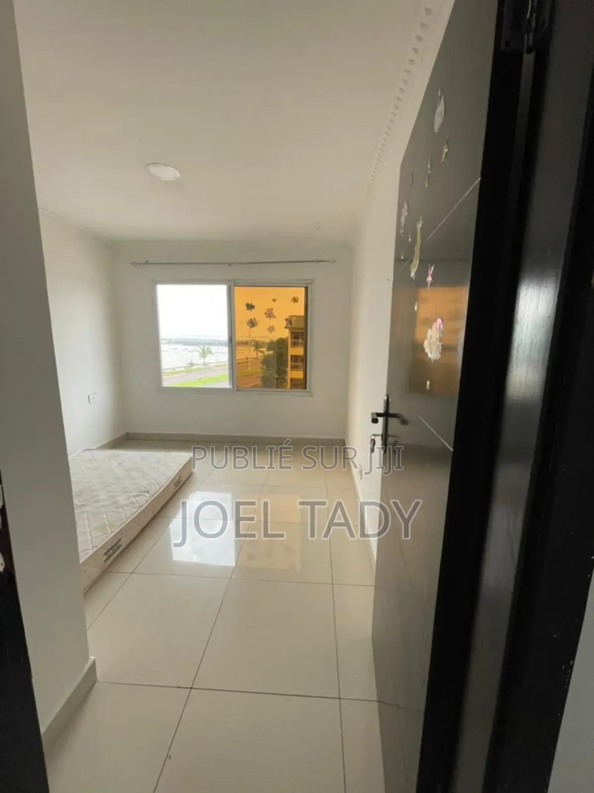 3chbre Appartement dans Empire Supreme, Ngaliema à Vendre