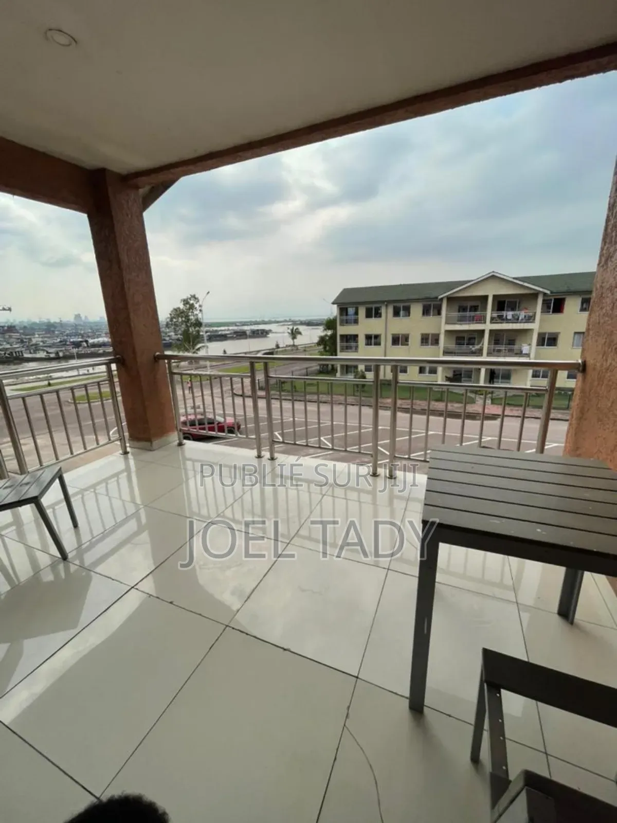 3chbre Appartement dans Empire Supreme, Ngaliema à Vendre