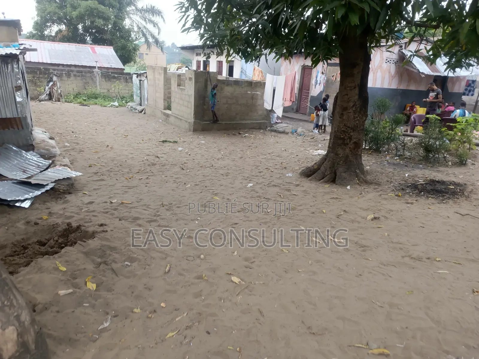 Terrain À Vendre À N’Sele – Quartier Terre Jaune