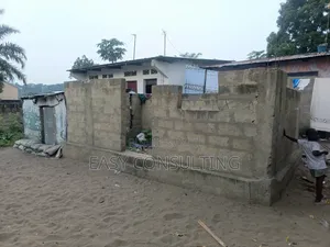 Terrain À Vendre À N’Sele – Quartier Terre Jaune