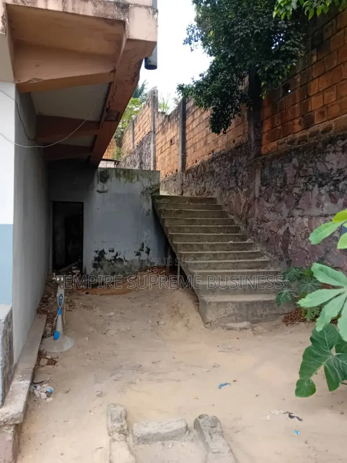 9chbre Villa dans Empire Supreme, Ngaliema à Vendre
