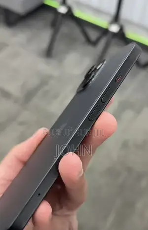 Nouveau Apple iPhone 15 128 GB Doré