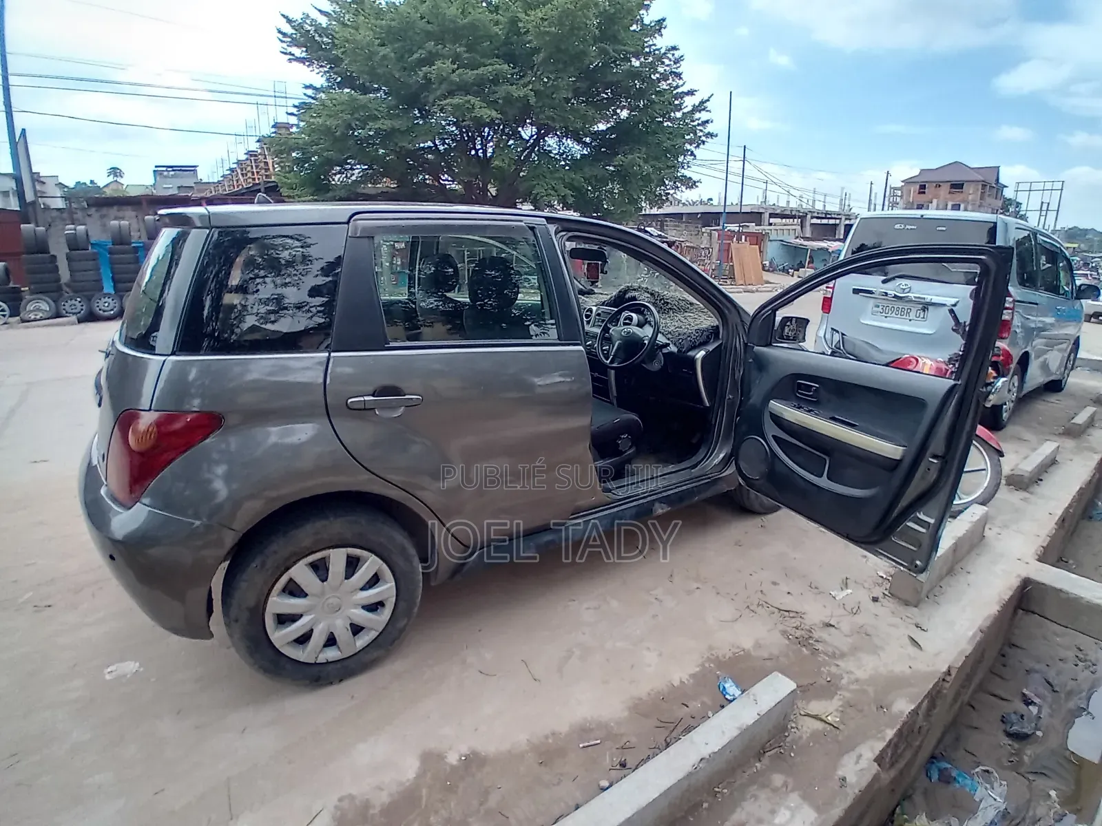 Toyota IST 2016 Marron