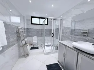 Furnished 3chbre Appartement dans Empire Supreme, Gombe à Louer