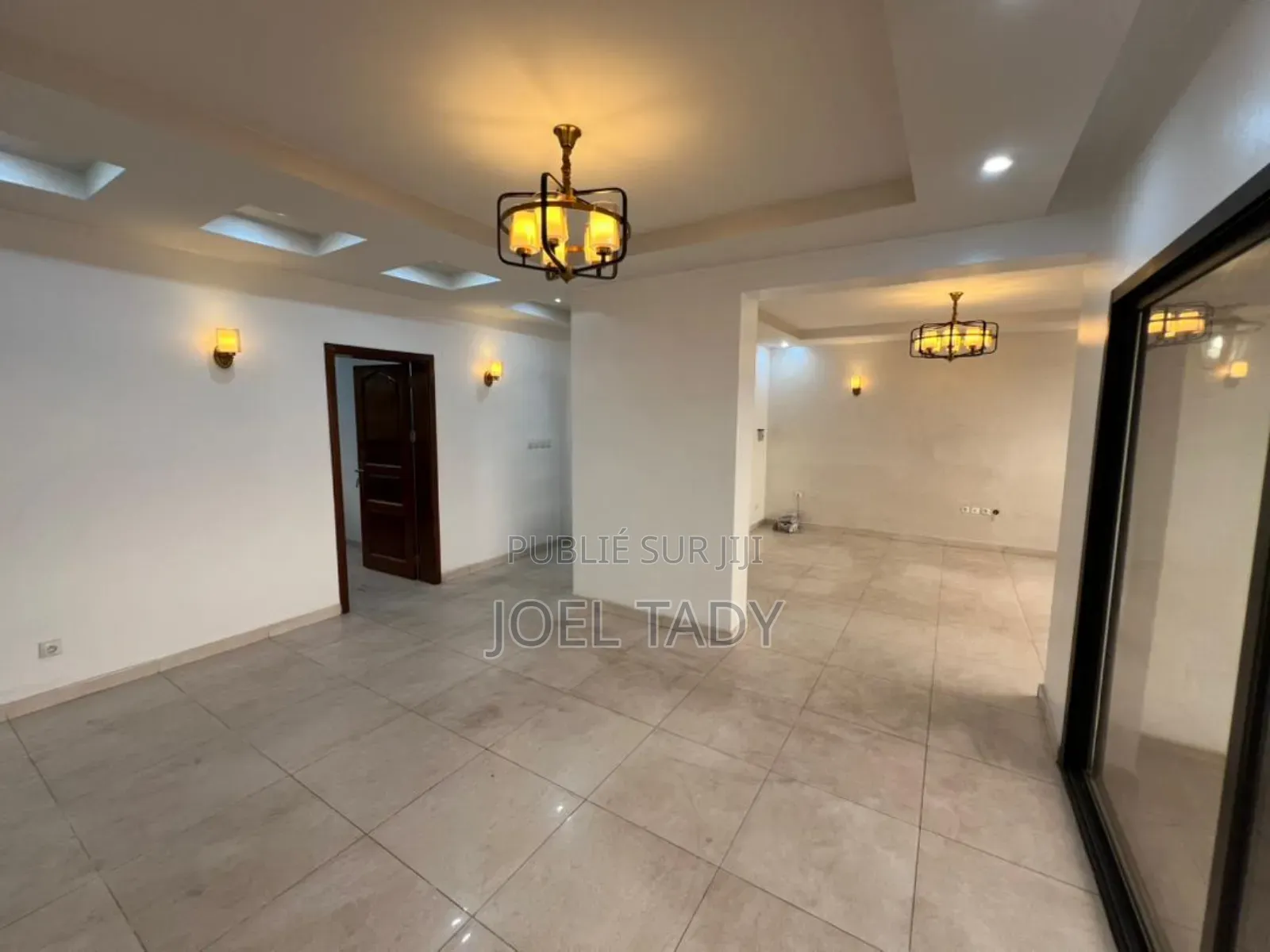 3chbre Appartement dans Empire Supreme, Ngaliema à Louer