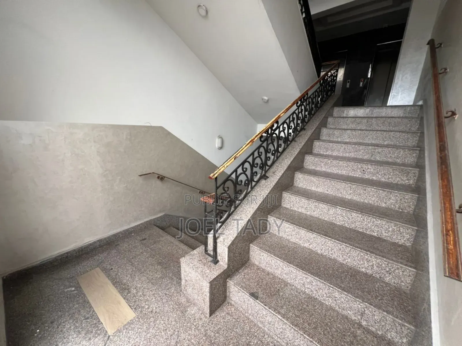 3chbre Appartement dans Empire Supreme, Ngaliema à Louer