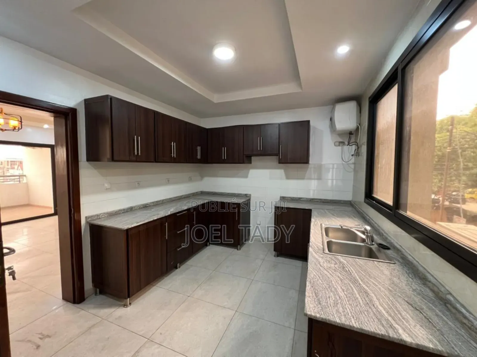 3chbre Appartement dans Empire Supreme, Ngaliema à Louer