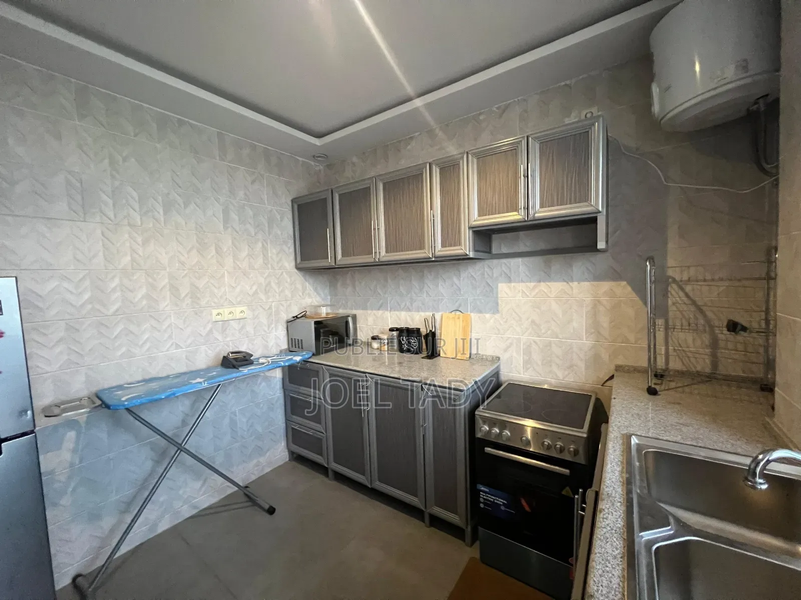 3chbre Appartement dans Empire Supreme, Ngaliema à Louer