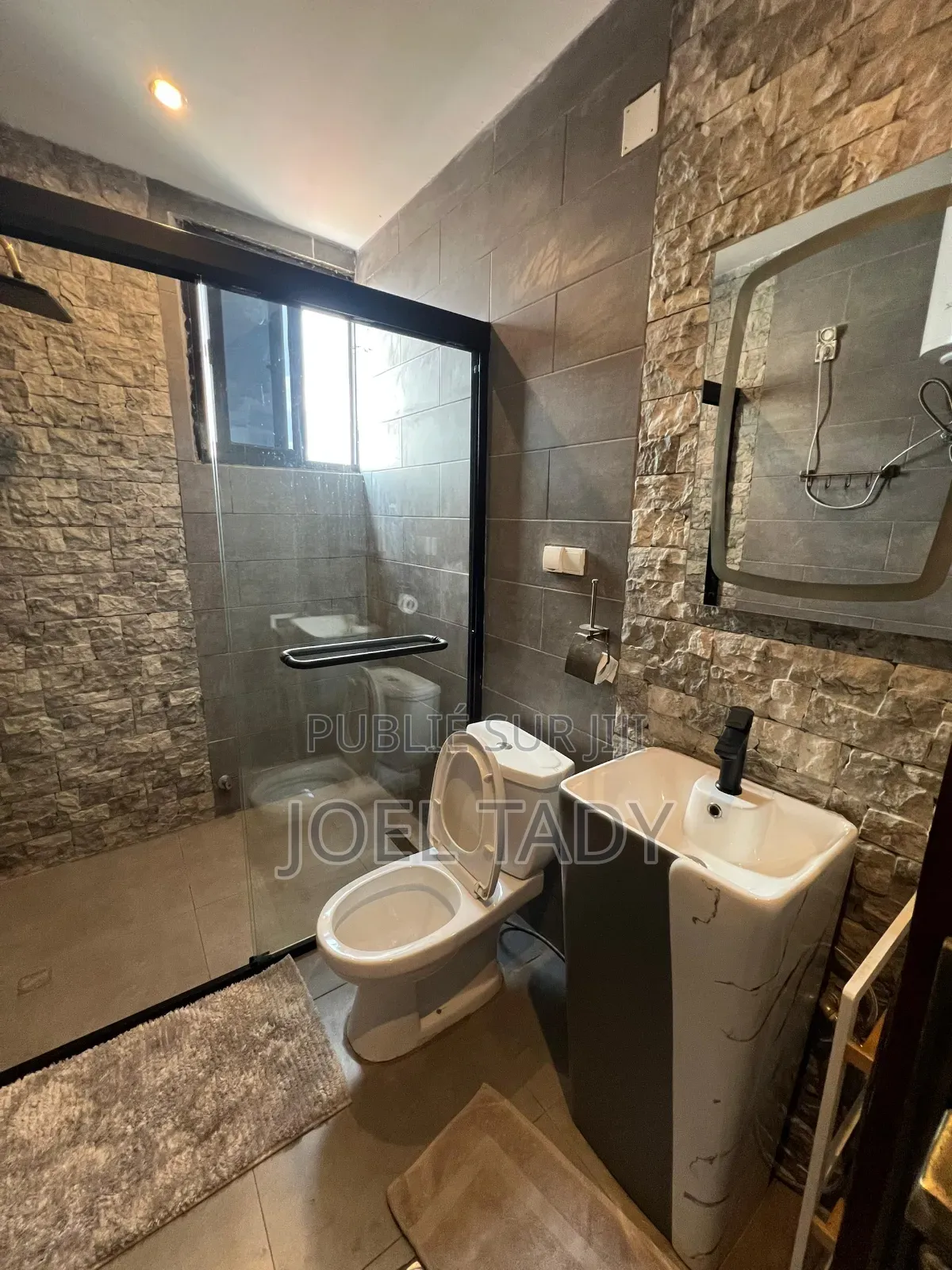 3chbre Appartement dans Empire Supreme, Ngaliema à Louer