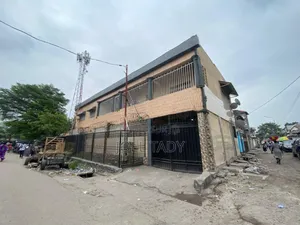 3chbre Maison dans Empire Supreme, Bandalungwa à Vendre