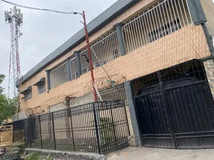 3chbre Maison dans Empire Supreme, Bandalungwa à Vendre