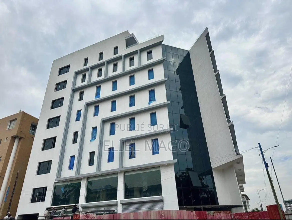 Vente d'Un Immeuble Nouvellement Construit Dans La Commune De La Gombe