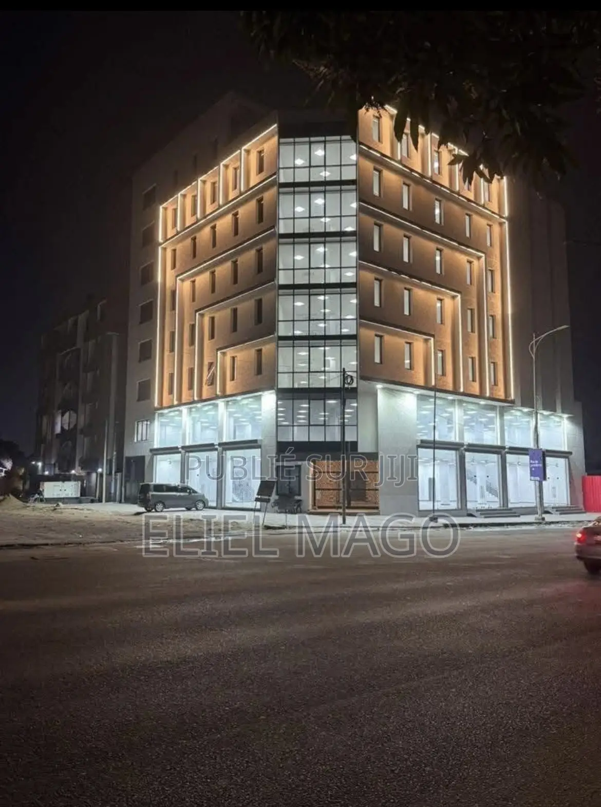 Vente d'Un Immeuble Nouvellement Construit Dans La Commune De La Gombe