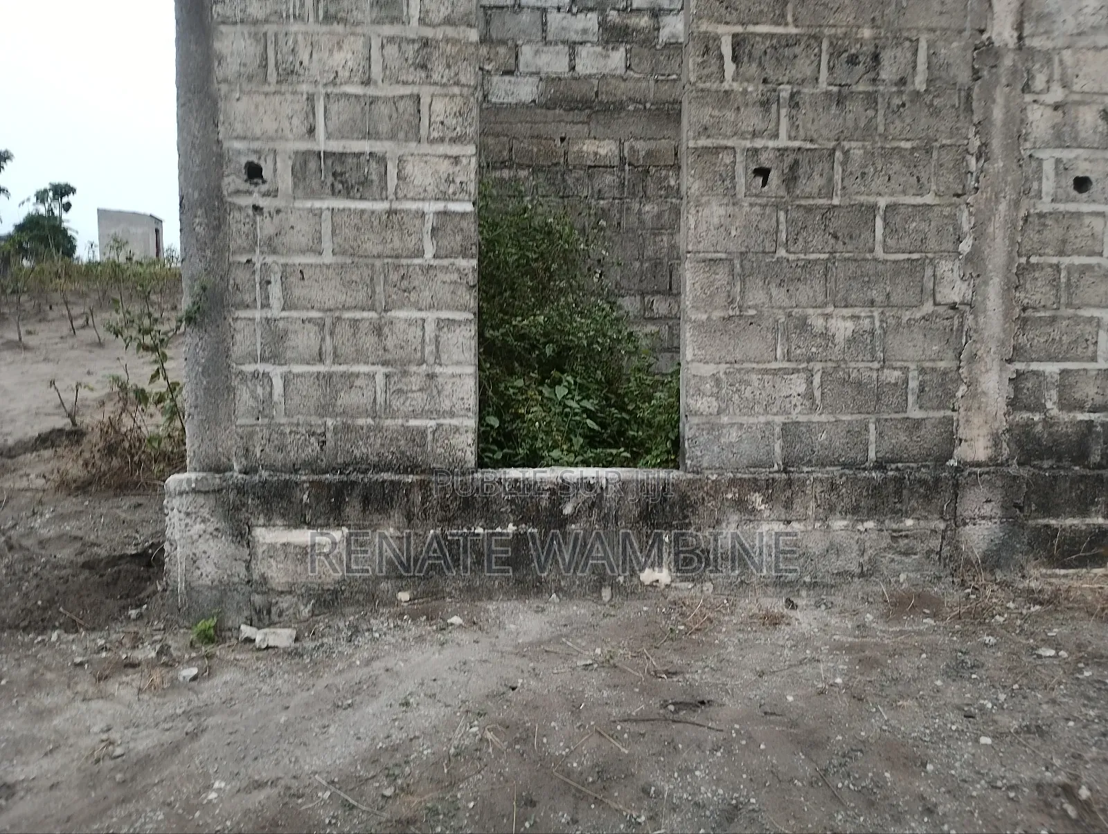 Une Parcelle À Vendre