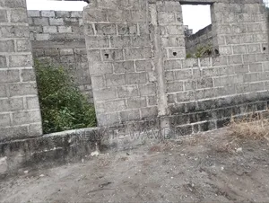 Une Parcelle À Vendre