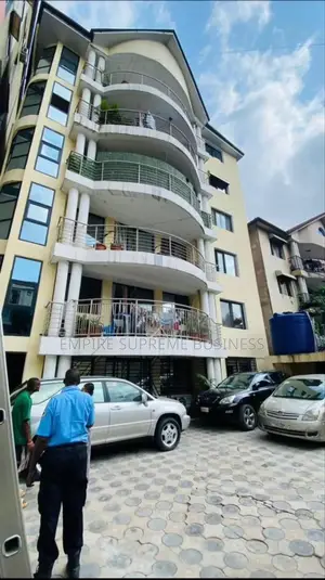 18chbre Blocs d'appartements dans Empire Supreme, Lingwala à Vendre