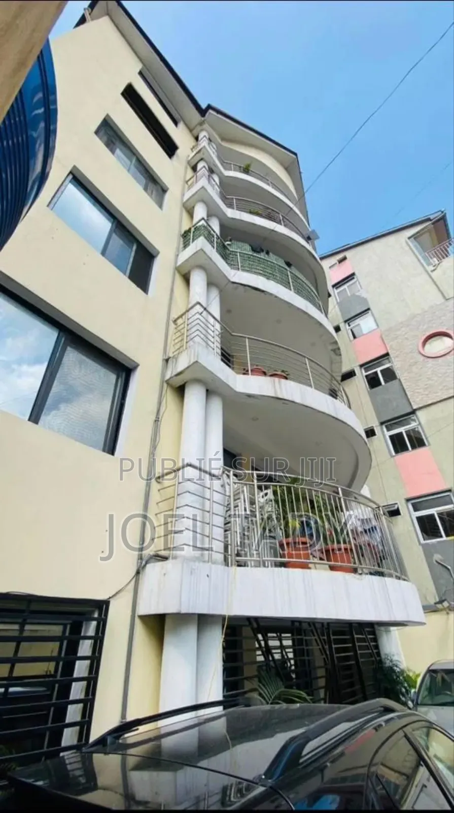 18chbre Blocs d'appartements dans Empire Supreme, Lingwala à Vendre