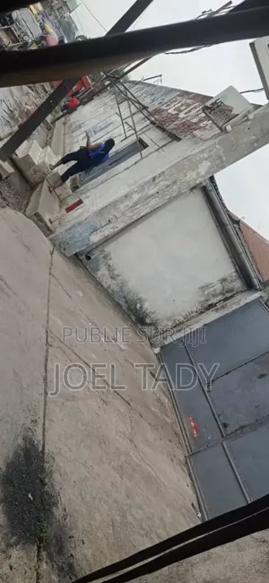 11chbre Maison de ville/terrasse dans Empire Supreme, Limete à Vendre