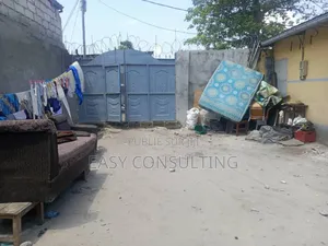 3chbre Villa dans Efobank, Nsele à Vendre