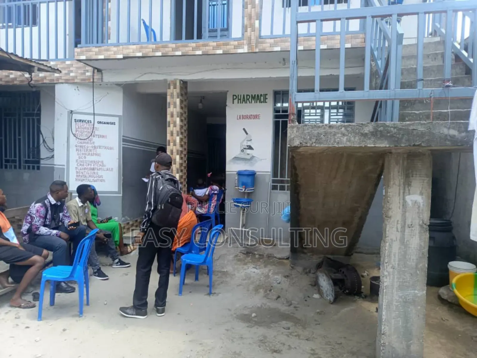 3chbre Villa dans Efobank, Nsele à Vendre