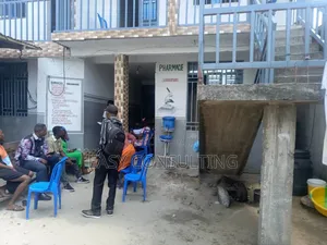 3chbre Villa dans Efobank, Nsele à Vendre