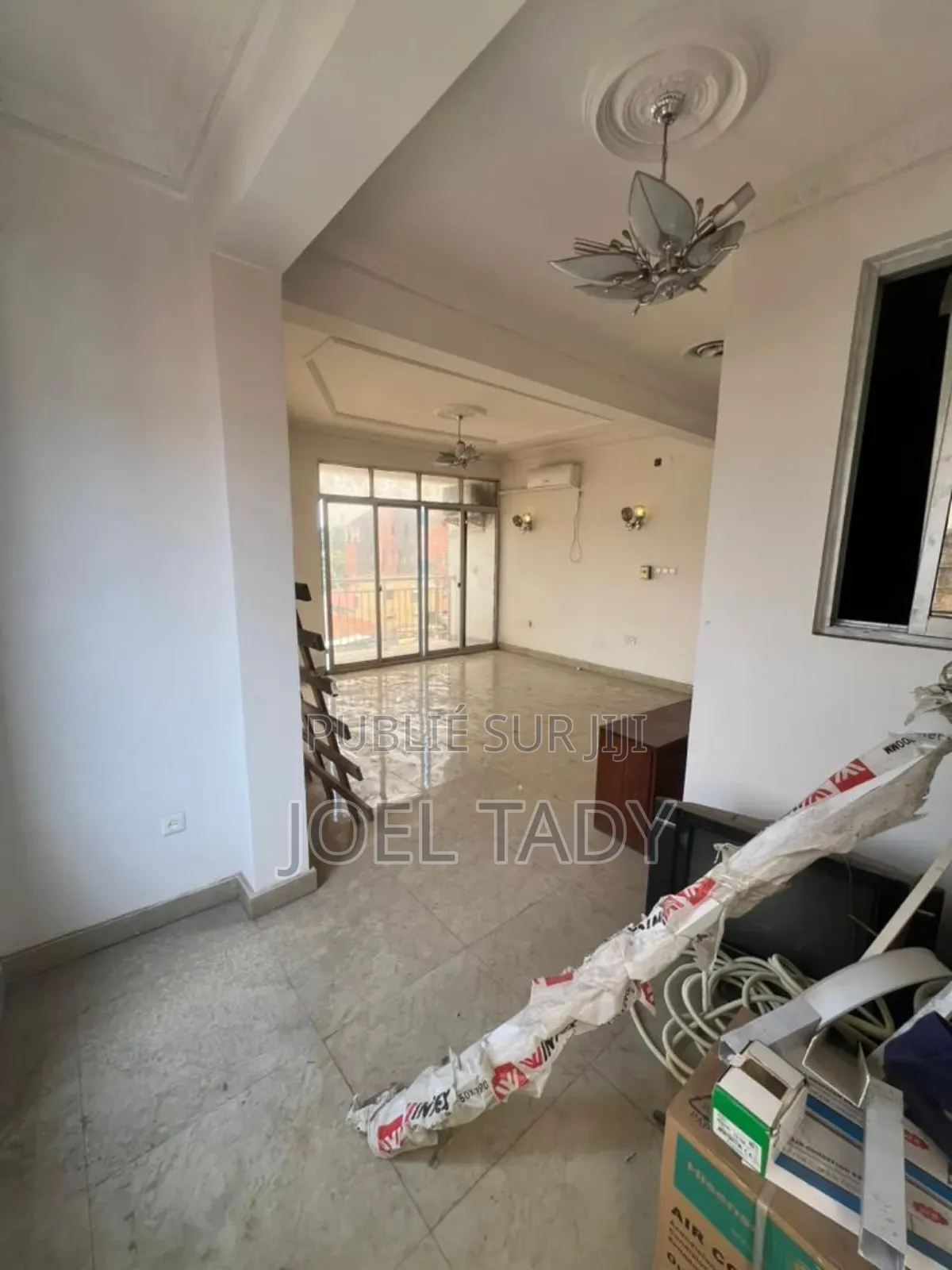 3chbre Appartement dans Empire Supreme, Kintambo à Louer