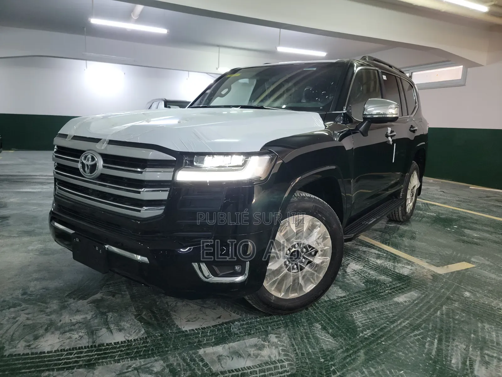 Nouveau Toyota Land Cruiser LC300 2025 Noir