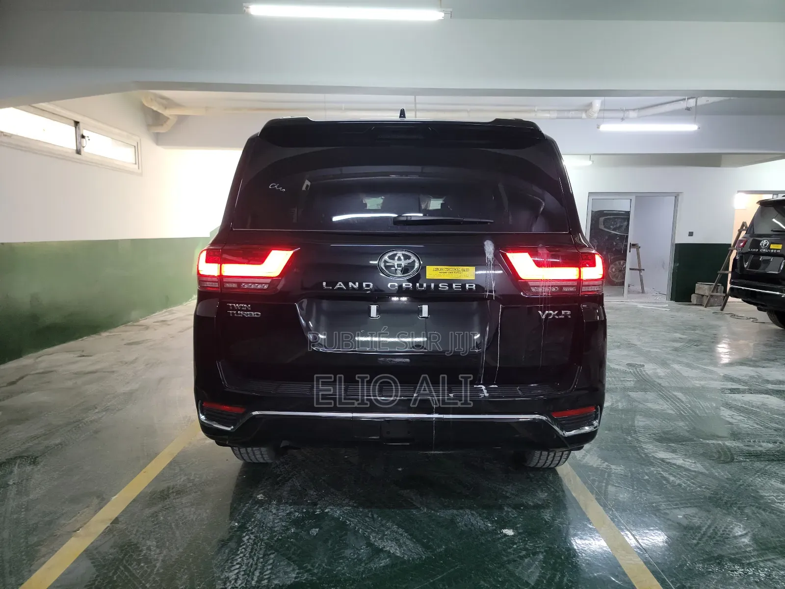 Nouveau Toyota Land Cruiser LC300 2025 Noir