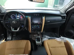 Nouveau Toyota Fortuner 2025 Noir