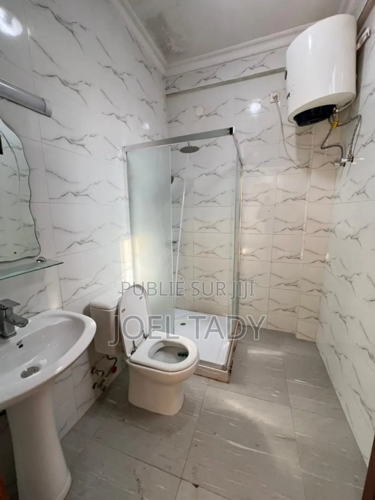 3chbre Appartement dans Empire Supreme, Ngaliema à Louer