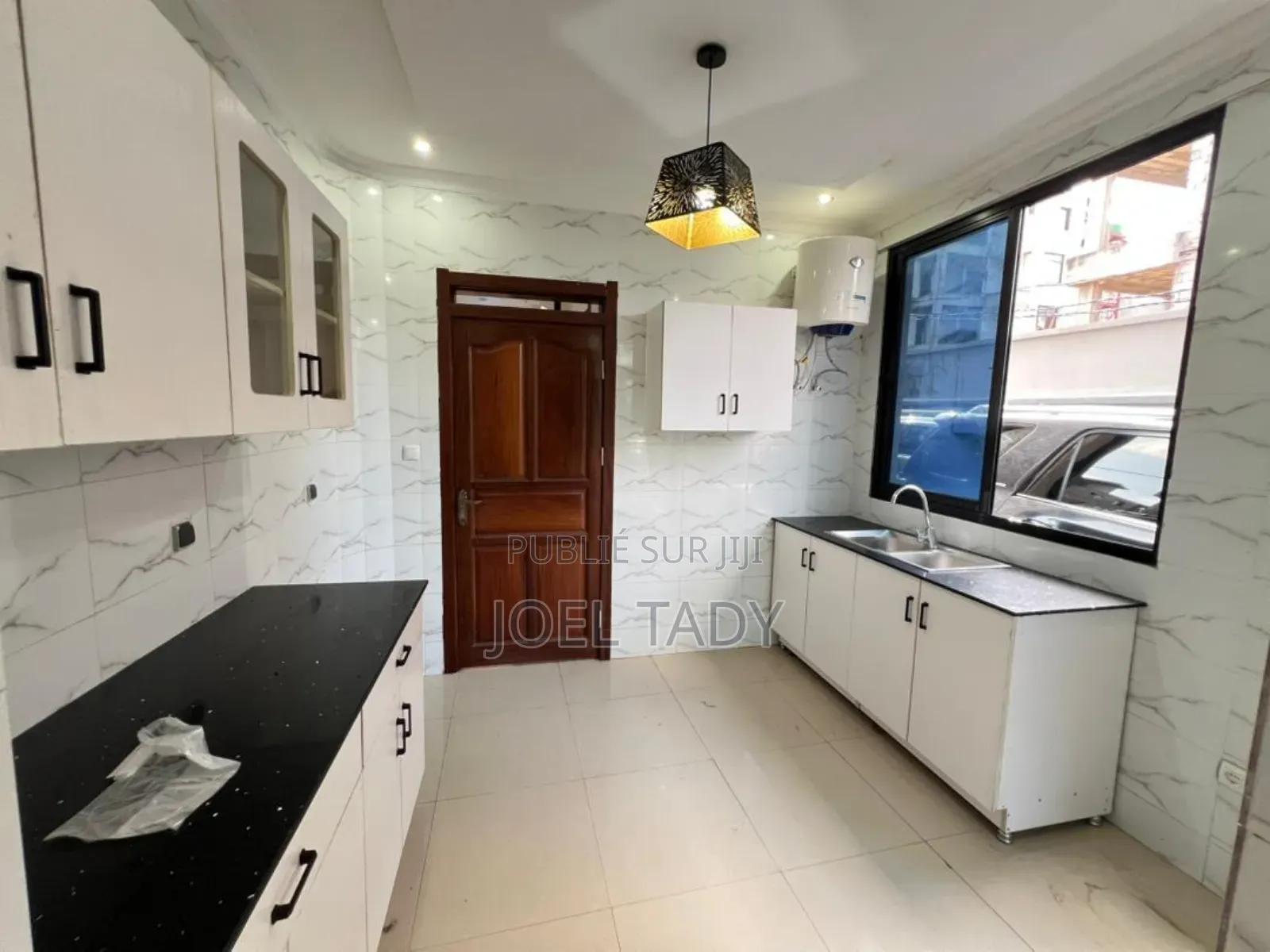 3chbre Appartement dans Empire Supreme, Ngaliema à Louer