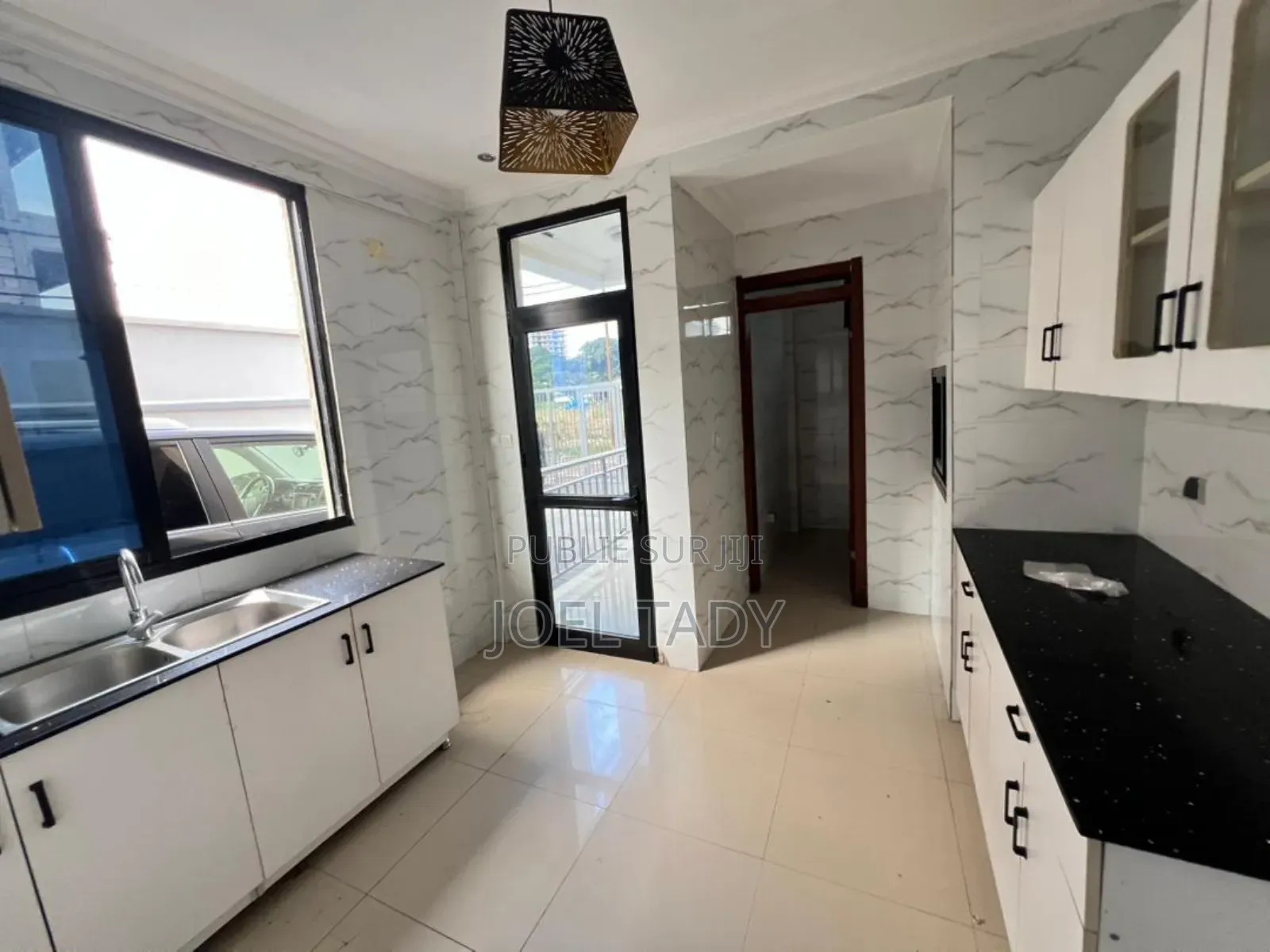 3chbre Appartement dans Empire Supreme, Ngaliema à Louer