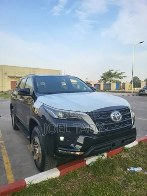 Nouveau Toyota Fortuner 2025 Bleu
