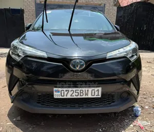 Toyota C-HR 2023 Bleu