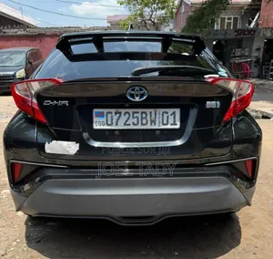 Toyota C-HR 2023 Bleu