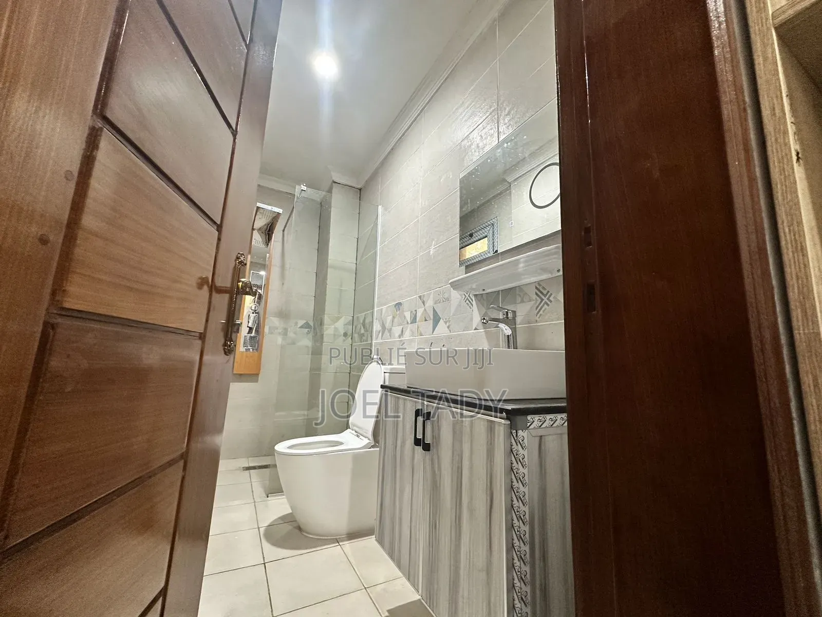 3chbre Appartement dans Empire Supreme, Ngaliema à Louer