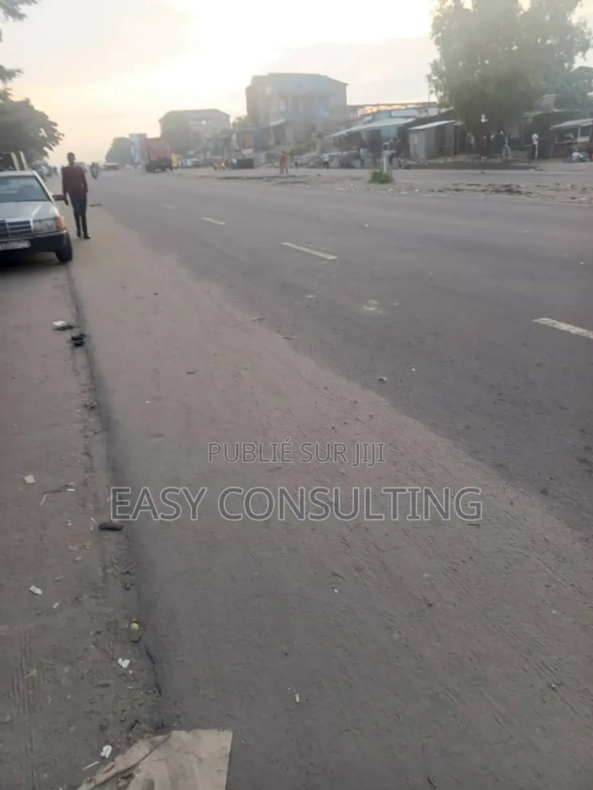 Parcelle À Vendre – N’Sele, 1ère Avenue Après l'Asphalte 3 Paillotes