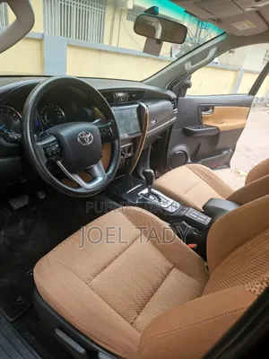 Toyota Fortuner 2021 Noir